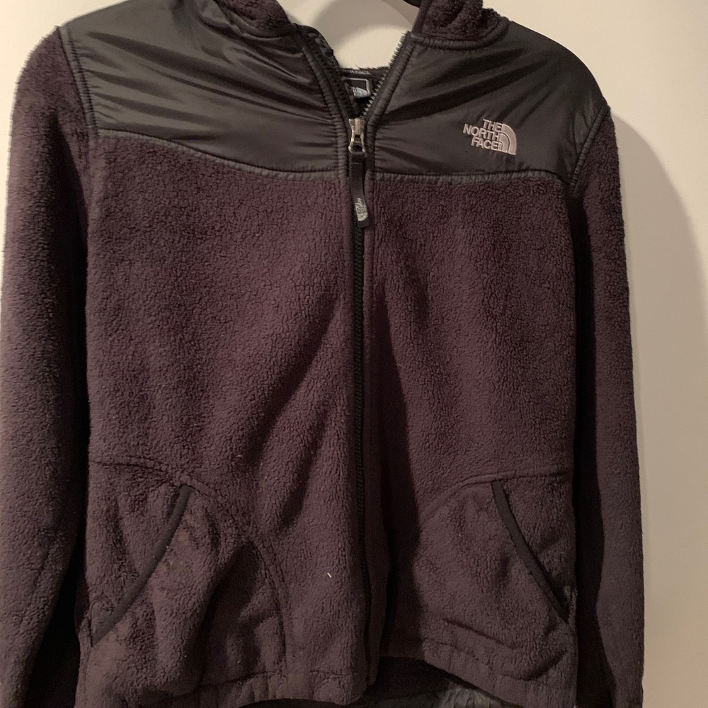 Black North Face children’s Jacket Size: XL